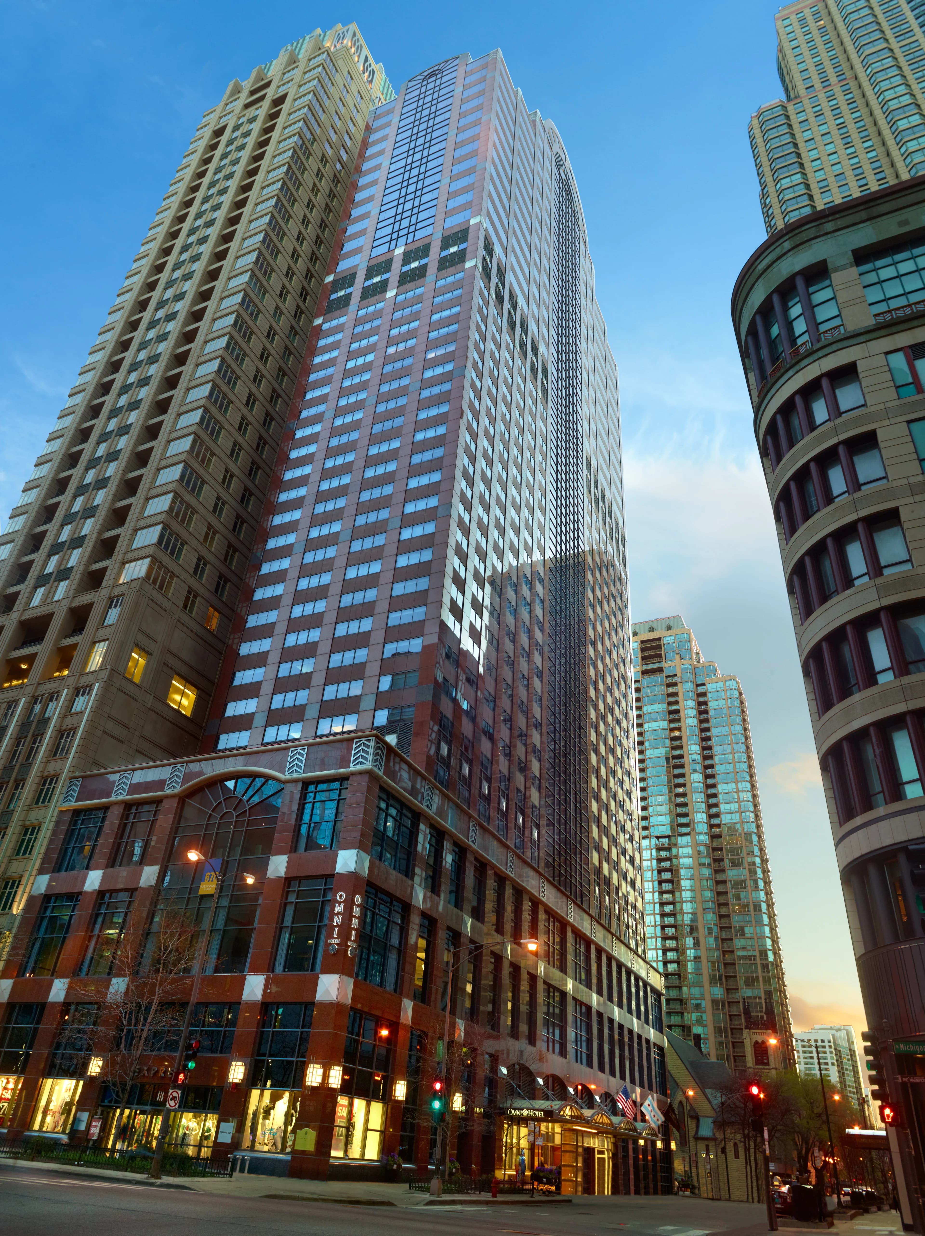 Luxury on the Magnificent Mile: My Experience at the Omni Chicago Hotel curated by Amanda Schneider